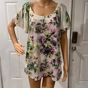 NWOT Floral shirt Size XL